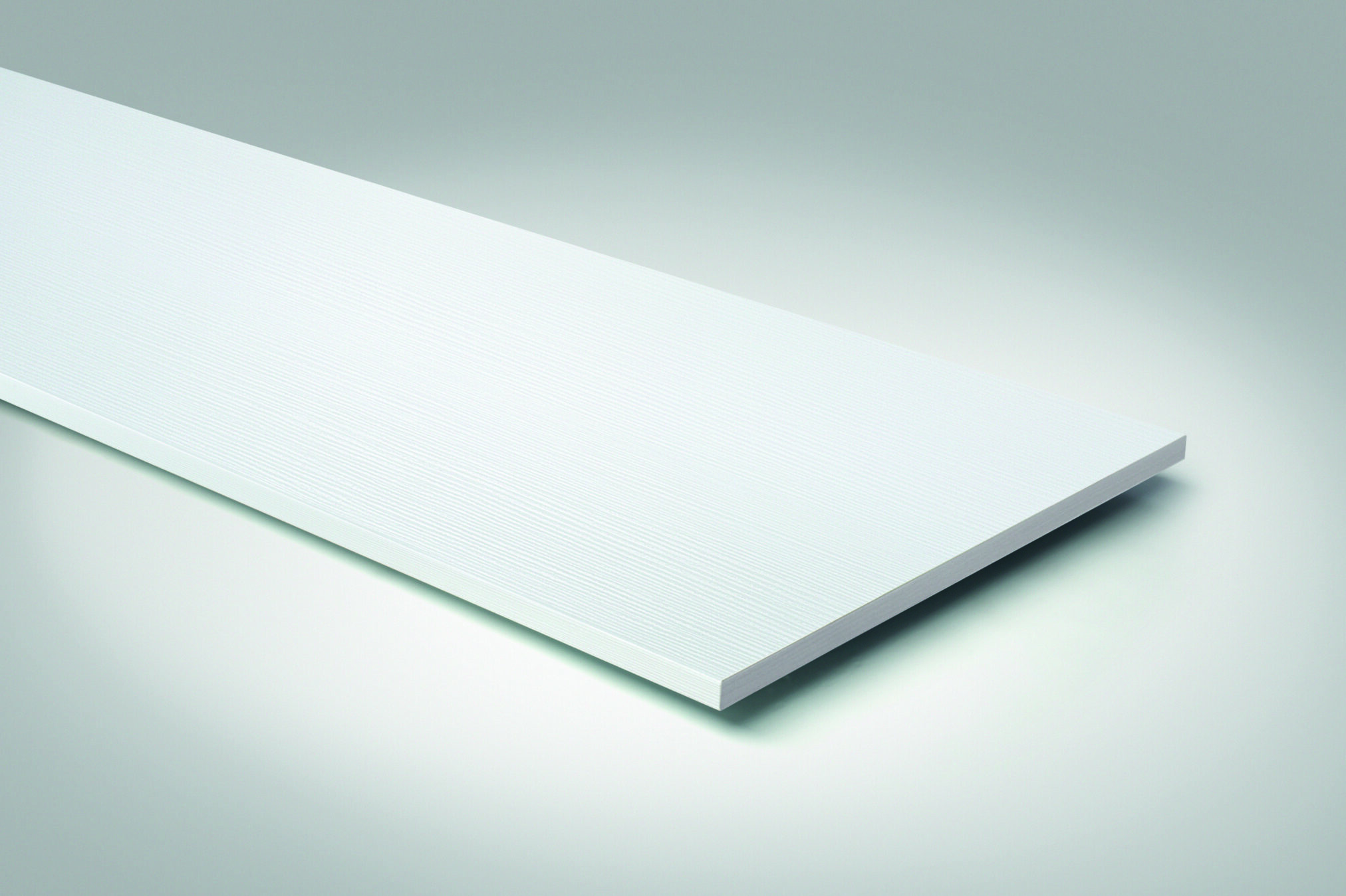 Fensterbank schräg freigestellt